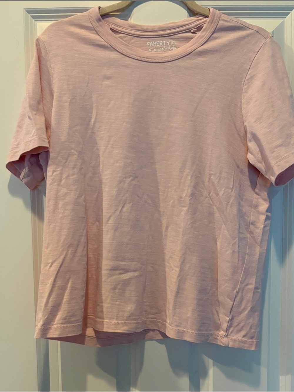 Faherty Women's Short Sleeve Crew Tee in Pale Pink-large